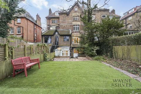 3 bedroom flat to rent, Fitzjohns Avenue, Hampstead, NW3