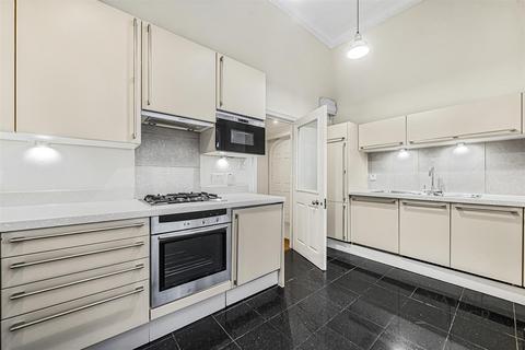 3 bedroom flat to rent, Fitzjohns Avenue, Hampstead, NW3