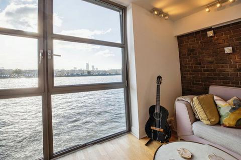 2 bedroom flat for sale, Narrow Street, Limehouse