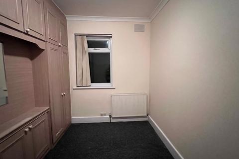 3 bedroom terraced house to rent, Ilford, IG3