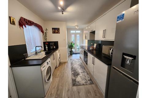 3 bedroom terraced house to rent, Camden Road, Bridgwater, Somerset