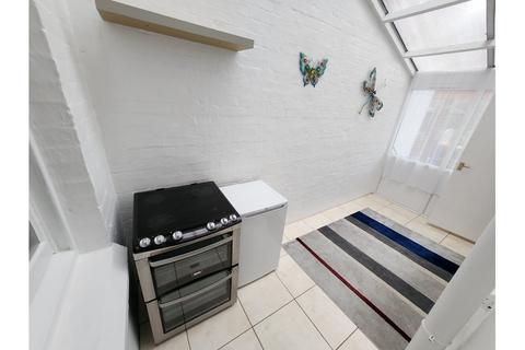 3 bedroom terraced house to rent, Camden Road, Bridgwater, Somerset