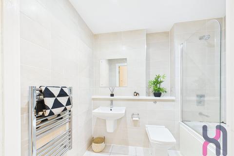 1 bedroom flat to rent, Media City, Michigan Point Tower B, 11 Michigan Avenue, Salford, M50