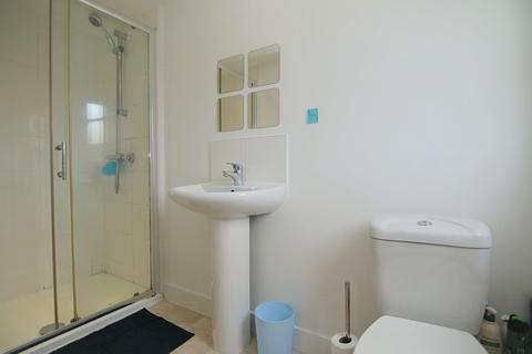 4 bedroom end of terrace house for sale, Cavendish Rise, , , LS28 9BS