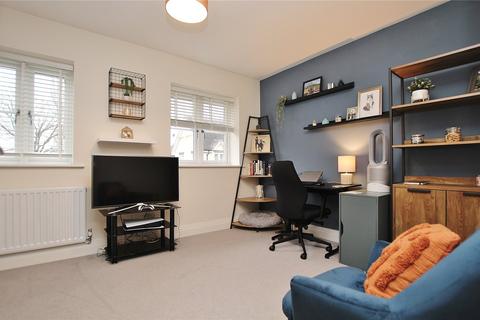 2 bedroom end of terrace house for sale, Noble Drive, Woking GU24