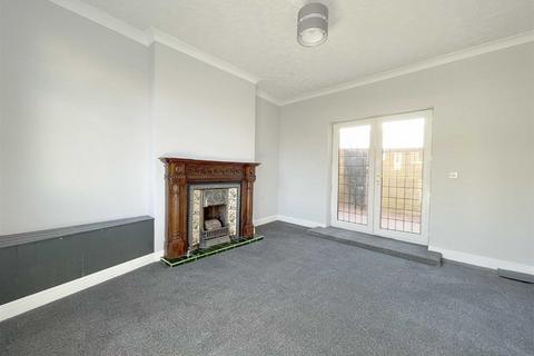 3 bedroom end of terrace house to rent, Station Road , North Wigfield