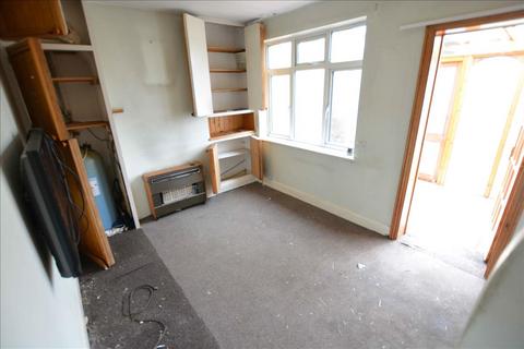 2 bedroom terraced house for sale, Hanover Avenue, Feltham, Middlesex, TW13