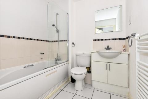 2 bedroom flat for sale, High Wycombe,  Buckinghamshire,  HP11