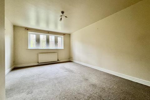 2 bedroom end of terrace house for sale, Botham Hall Road, Longwood, Huddersfield, HD3 4RJ