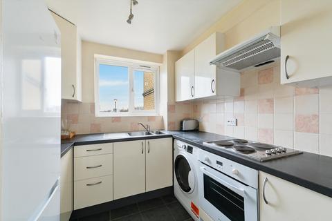 2 bedroom flat to rent, Ferguson Close, Nr Canary Wharf, London, E14