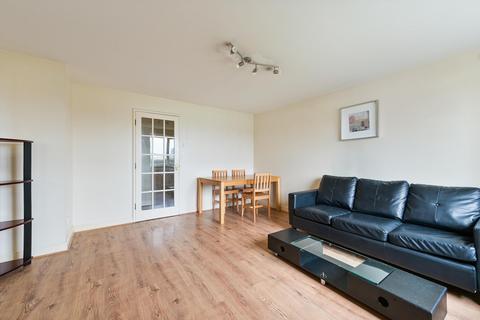 2 bedroom flat to rent, Ferguson Close, Nr Canary Wharf, London, E14