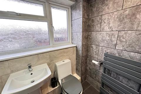 8 Walkways, Canvey Island, SS8 9TN