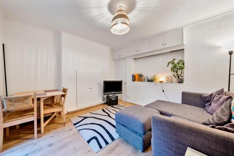 1 bedroom apartment to rent, Richmond Road,  East Twickenham,  TW1