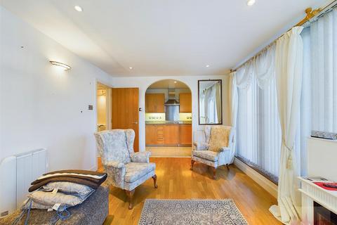 2 bedroom flat to rent, Platinum House, Lyon Road, Harrow