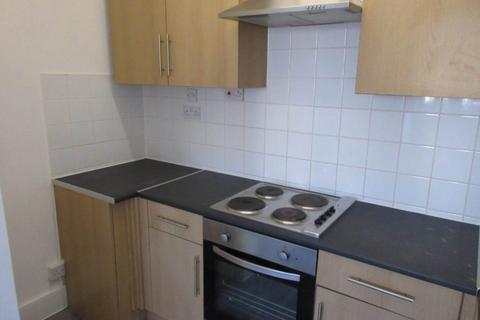 2 bedroom flat to rent, Holland Road, Westcliff On Sea