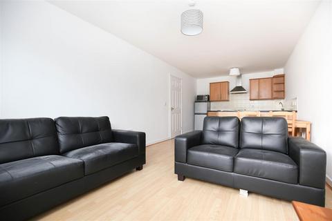 2 bedroom flat for sale, Bensham Road, Gateshead NE8