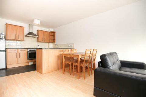 2 bedroom flat for sale, Bensham Road, Gateshead NE8