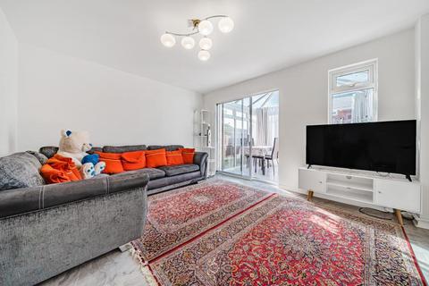 22 Bronte Close, Aylesbury, HP19 8LF