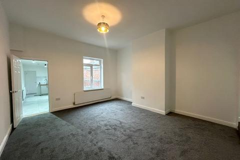 5 bedroom terraced house to rent, Bank Street, Brierley Hill, DY5