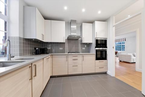 3 bedroom flat to rent, Frognal Lane, London, NW3