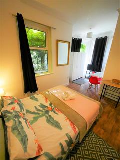 Studio to rent, Flat 1, Primerose, Bournemouth, BH3