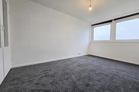 2 bedroom flat to rent, Beaver Tower, Mansell Close, Eastwood