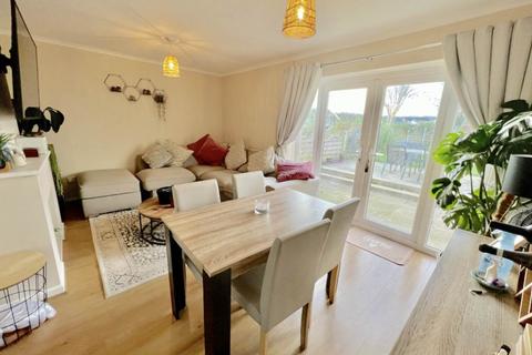 76 Bryncastell, Bow Street, SY24 5DF