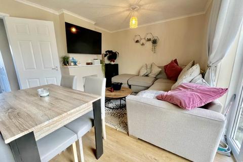 76 Bryncastell, Bow Street, SY24 5DF