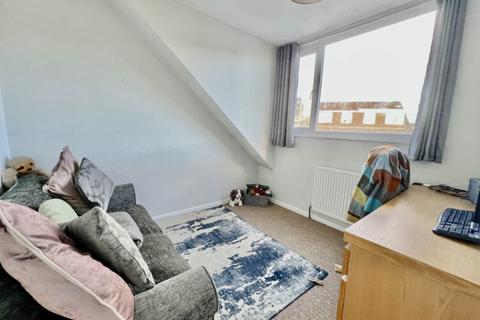 76 Bryncastell, Bow Street, SY24 5DF