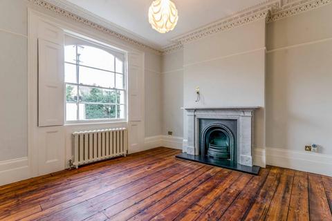 2 bedroom maisonette to rent, Thornhill Crescent, Barnsbury, London, N1