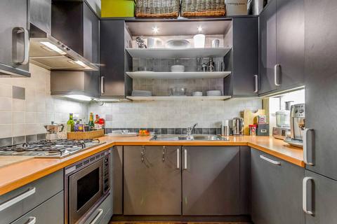 1 bedroom flat for sale, Upper Street, Angel, London, N1