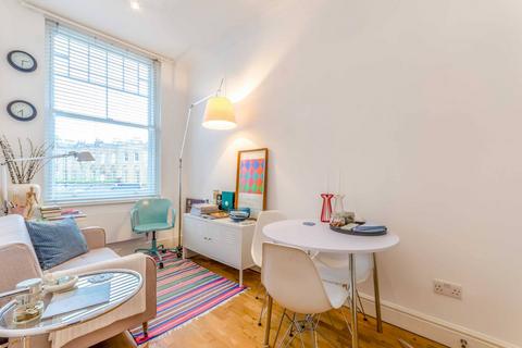 1 bedroom flat for sale, Upper Street, Angel, London, N1