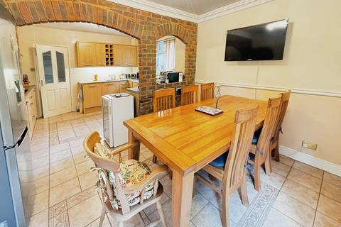 4 bedroom bungalow for sale, Shepherds Lane, Winchester SO21