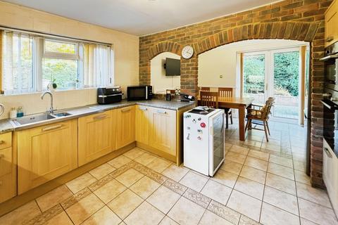 4 bedroom bungalow for sale, Shepherds Lane, Winchester SO21