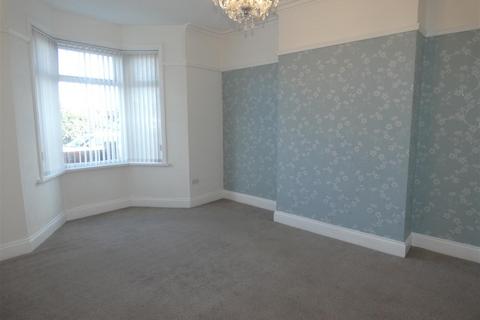 2 bedroom apartment to rent, Laurel Terrace, Holywell