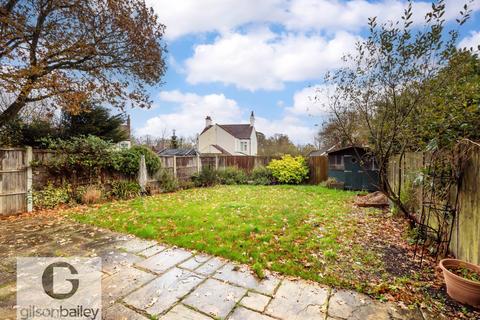 4 bedroom semi-detached house for sale, Highfield Avenue, Norwich NR13