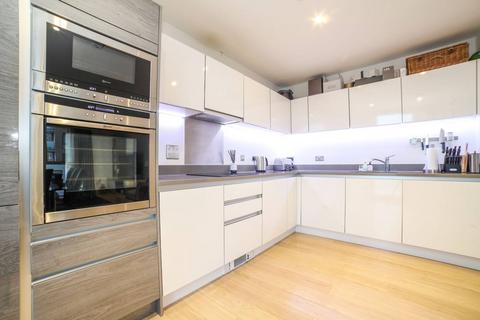 2 bedroom flat to rent, Robsart Street, Brixton, London, SW9