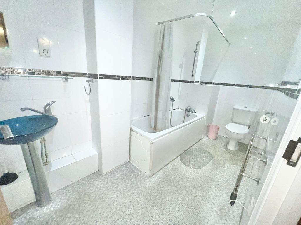 Ensuite bathroom