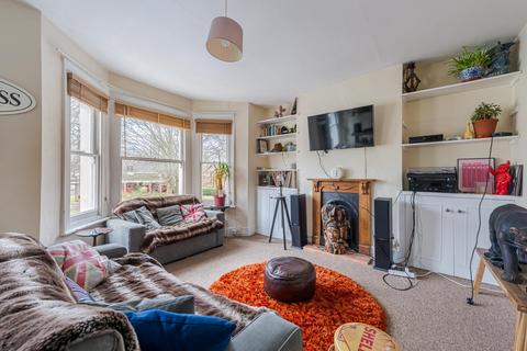 3 bedroom flat to rent, Cabul Road, London SW11