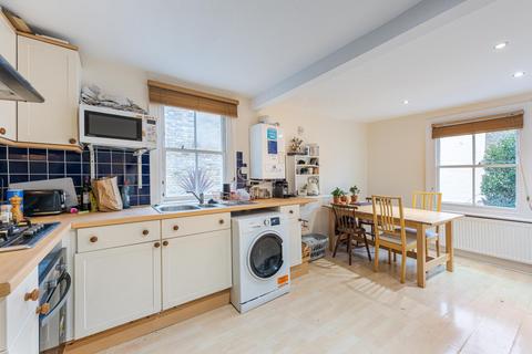 3 bedroom flat to rent, Cabul Road, London SW11