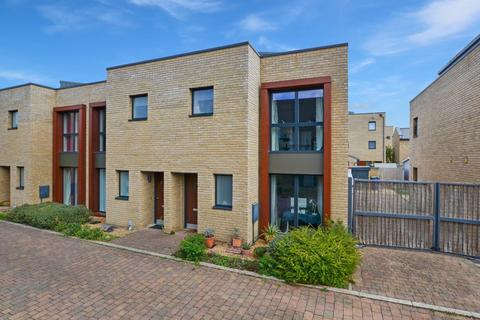 2 bedroom end of terrace house for sale, Elm Road, Cambridge CB2