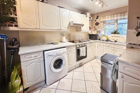 3 bedroom terraced house to rent, Woodthorpe Road, Leicestershire LE11