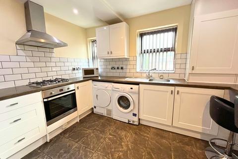 4 bedroom apartment to rent, Belle Vue Road, Leeds LS3