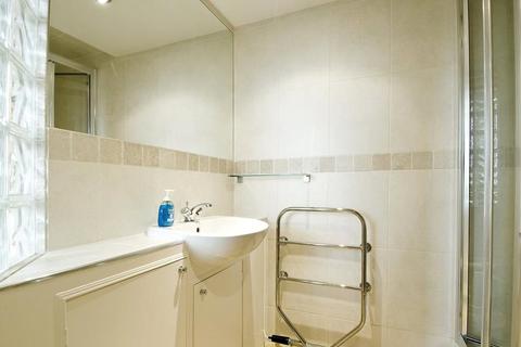 1 bedroom flat to rent, Prince of Wales Terrace, London