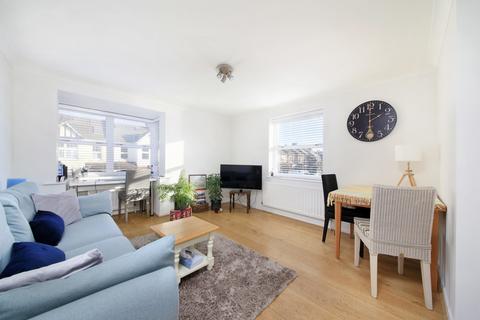 2 bedroom flat to rent, Dovecote Gardens, Mortlake, London