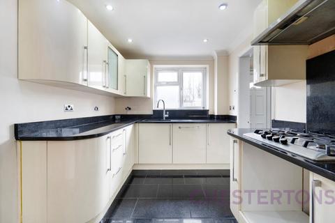 4 bedroom detached house to rent, Trader Road, London