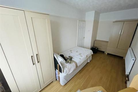 5 Atherstone Road, Hartshill, Nuneaton, CV10 0SP
