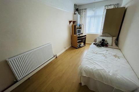 5 Atherstone Road, Hartshill, Nuneaton, CV10 0SP