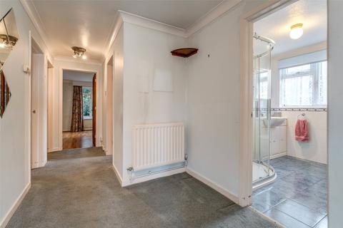 2 bedroom flat for sale, Chatsmore Crescent, Goring-by-Sea, Worthing, West Sussex, BN12