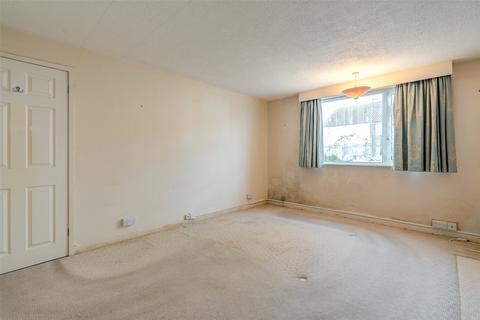 33 Chatsmore Crescent, Goring By Sea, Worthing, BN12 5AA